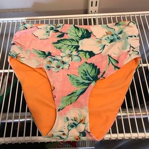 REVERSIBLE CORAL BIKINI BOTTOM